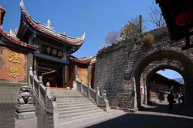 攀登高峰
